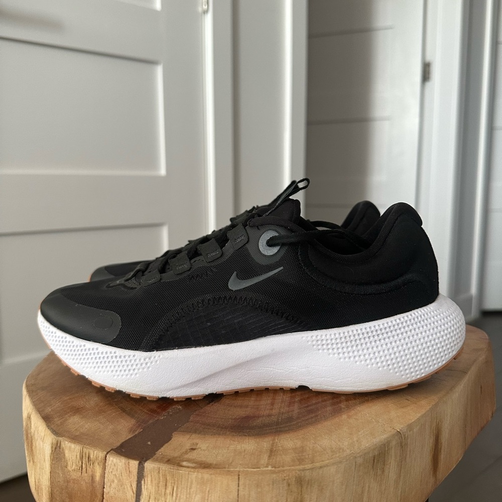 NIKE React Escape Run